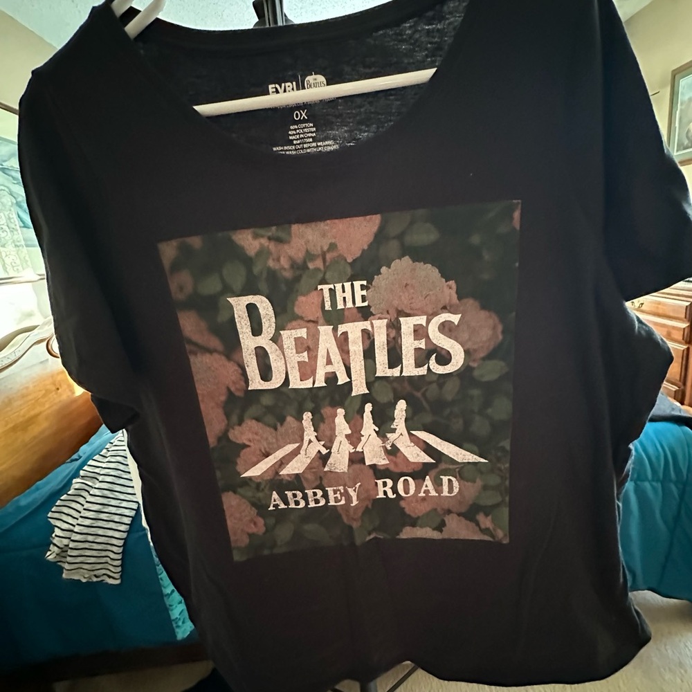 EVRI Black Beatles Graphic Tee